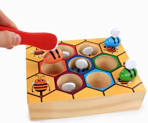 Дерев`яний сортер - Бджілки Дерев`яний сортер - Бджілки