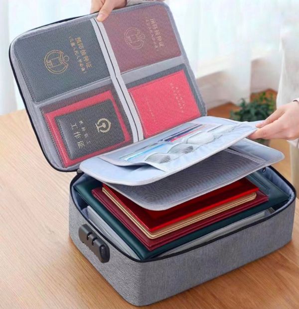 Органайзер-папка для документів із кодовим замком Сіра з кріплення на валізу водонепроникна Органайзер-папка для документів із кодовим замком Сіра з кріплення на валізу водонепроникна